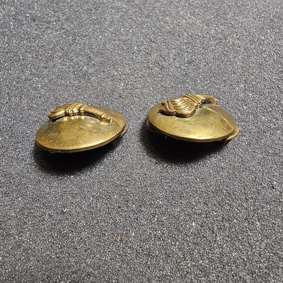 Vintage Military Torch Lapel Hat Pin Gold Tone Round Hall Marked "Gemsco N.Y" sh - Picture 3 of 6